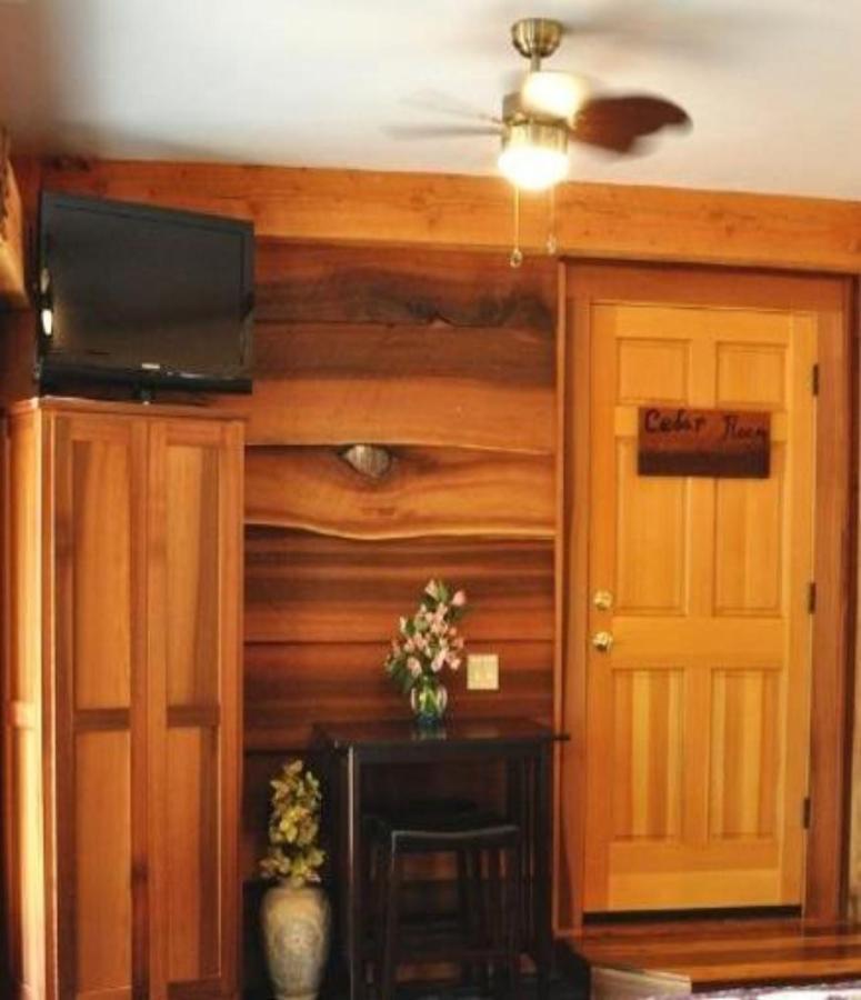 Lanzarotta Bed And Breakfast Creswell Екстериор снимка